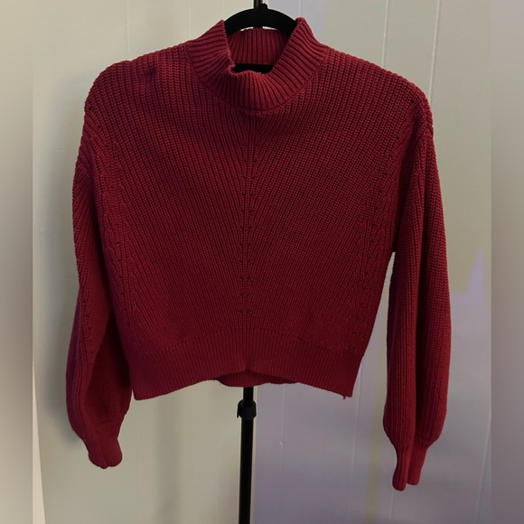 Maroon turtleneck crop sweater - Picture 2 of 3